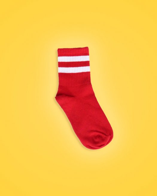 Beyaz Çizgili Kırmızı Soket Çorap